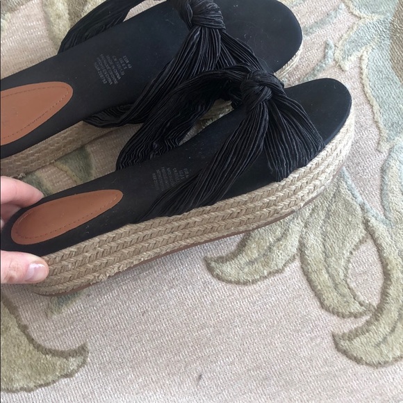 Size 10 worn once sandals from H&M. - Picture 2 of 2